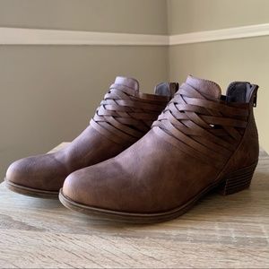 NWOT Rampage Ankle Booties